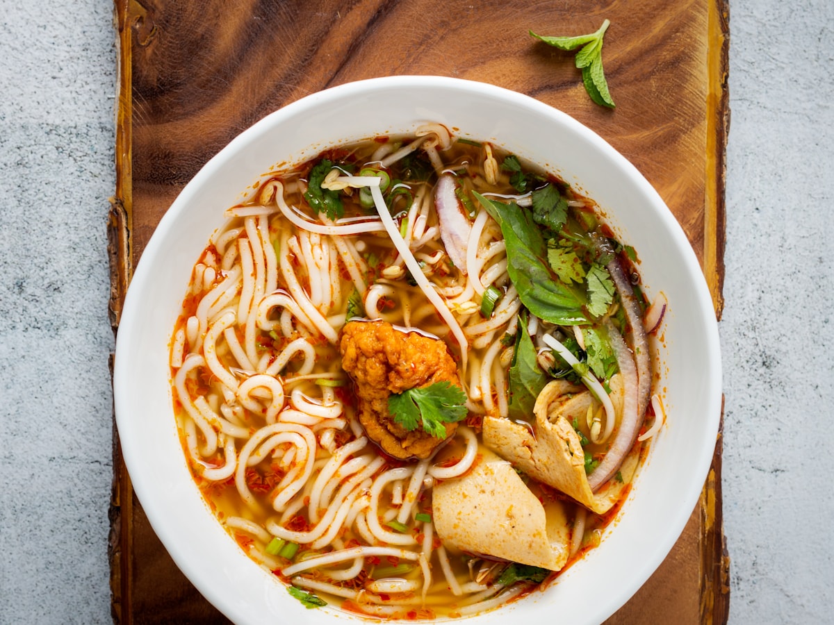 Wuhan hot dry noodles bean skin food tour